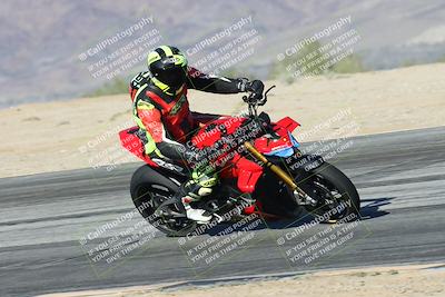 media/Dec-01-2025-Moto Forza (Mon) [[2daa91e15f]]/2-Intermediate Group/Session 4 Turn 9/